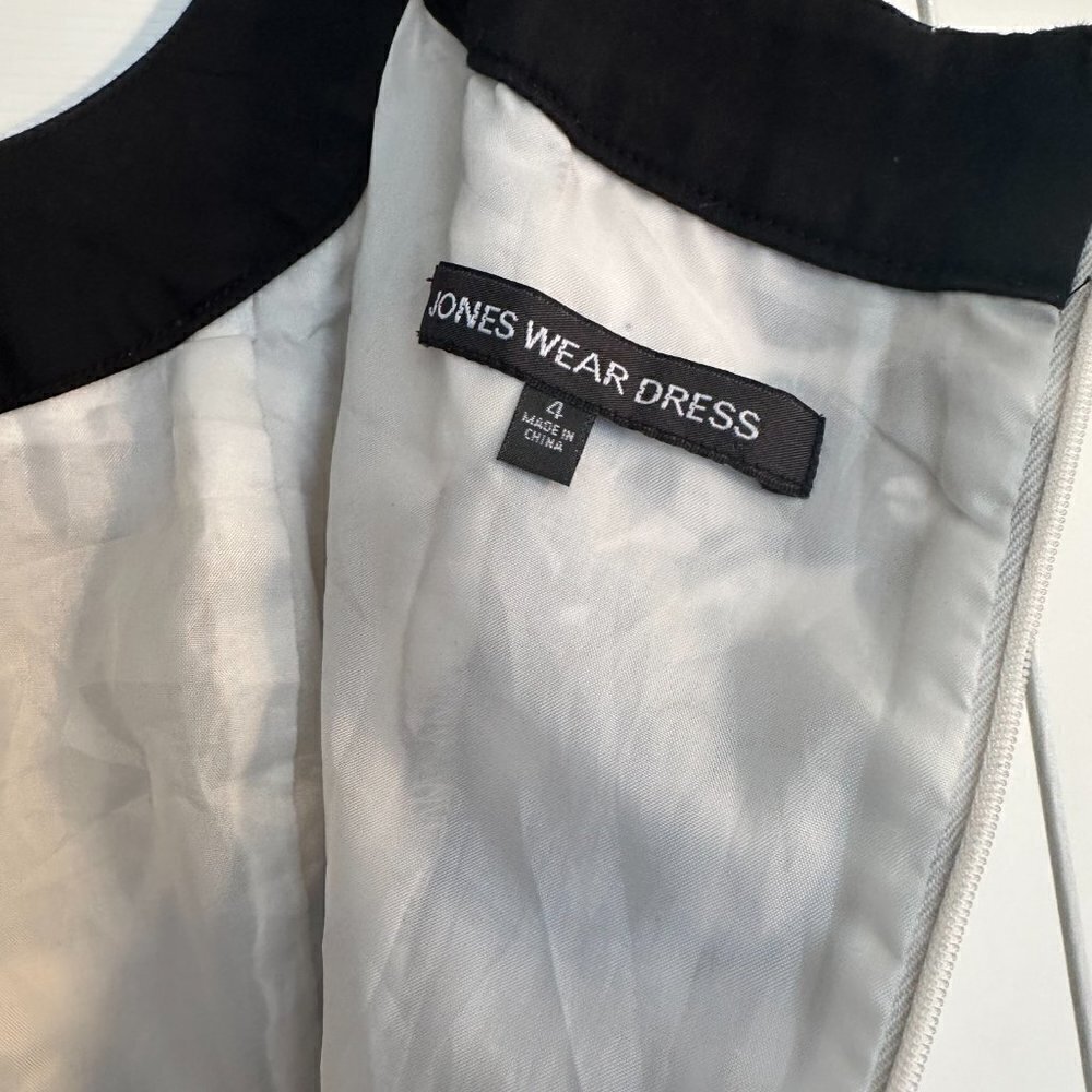 Jones Wear Dress Black & White Vintage Inspired Floral Fit & Flare Round Neck 4 - Picture 5 of 7